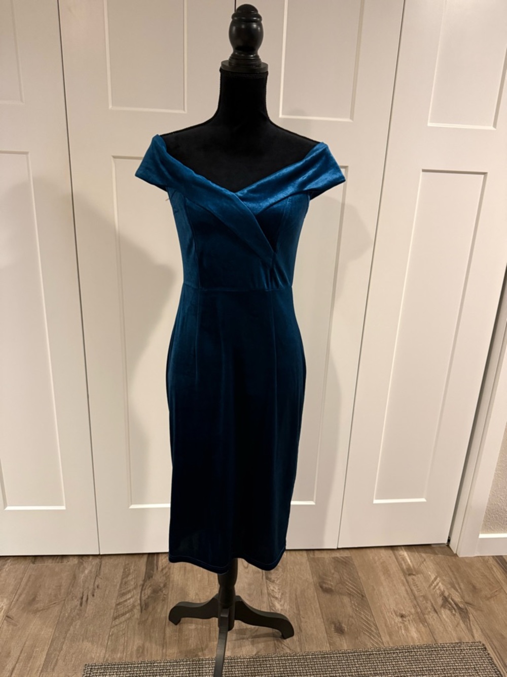 Off-Shoulder Velvet Midi Dress in Deep Teal